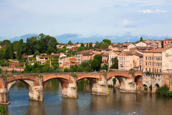 Blick auf die Augustbrücke in Albi, Frankreich — Stockfoto