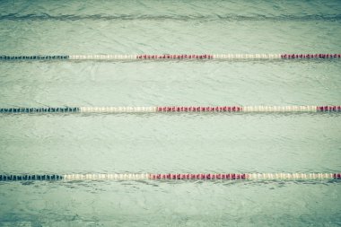 Açık şeffaf Yüzme Havuzu