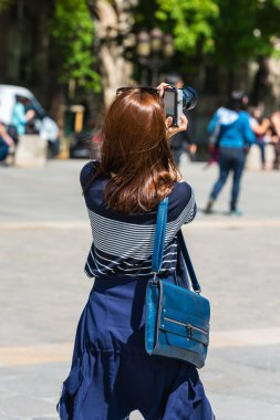 kadın fotoğraf çekme