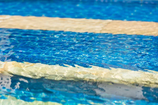 맑고 투명 한 수영장 — 스톡 사진
