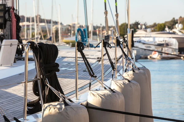 Detail einer Yacht im Hafen — Stockfoto