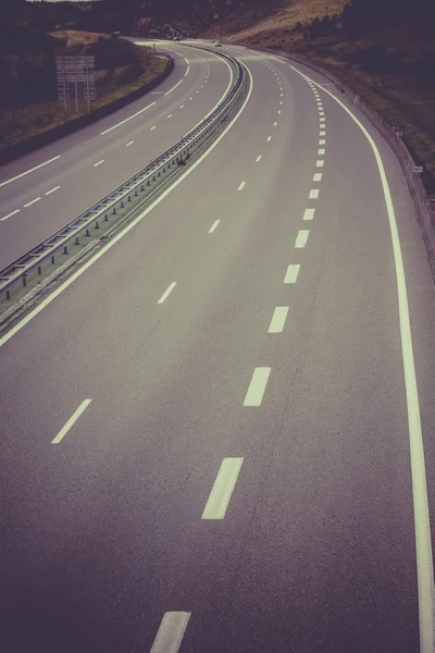 Autopista a través de Francia a la hora de verano — Foto de Stock