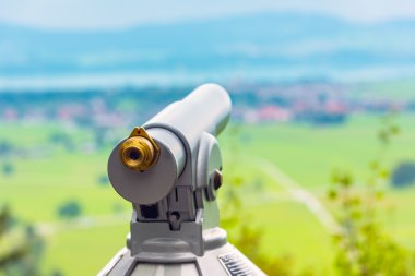 Bir teleskop bakan bir görüntü