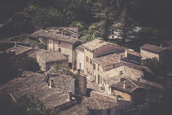 Vista de la pequeña ciudad francesa desde arriba — Foto de Stock