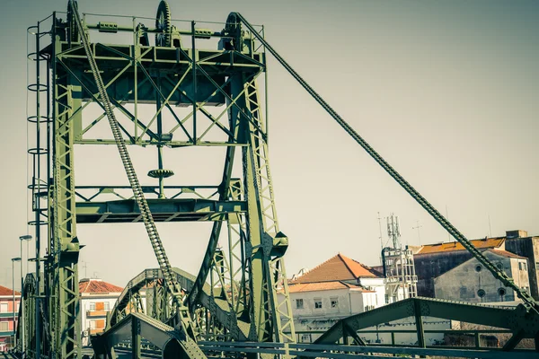 Puente sobre el detalle del río Sado . — Foto de Stock