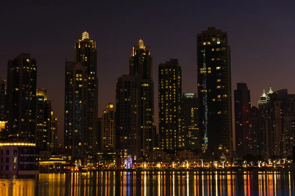 Cidade noturna da cidade de Dubai , — Fotografia de Stock