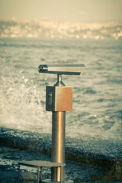 Telescópio com vista para o mar em Istambul — Fotografia de Stock