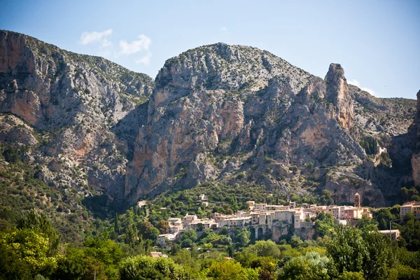 Θέα στο χωριό του Moustiers-Sainte-Marie στην Προβηγκία — Φωτογραφία Αρχείου