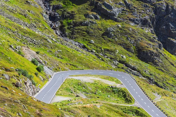 山区道路转弯 — 图库照片