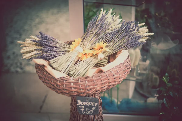 Venta de racimos de lavanda — Foto de Stock