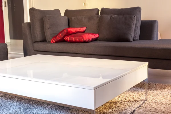 Appartements modernes meubles confortables — Photo