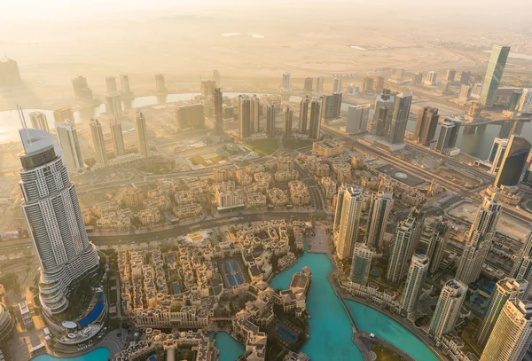 Dubai stadtzentrum morgen szene — Stockfoto
