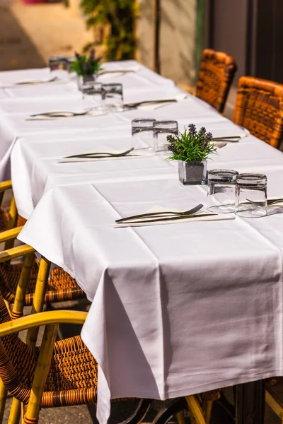 Cozy Restaurant tables ready for service — Stock Photo, Image