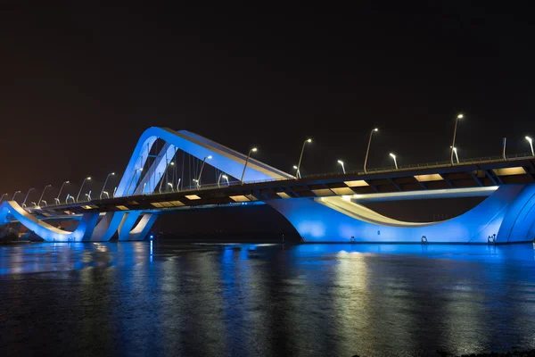 Sheikh Zayed híd éjszakai — Stock Fotó