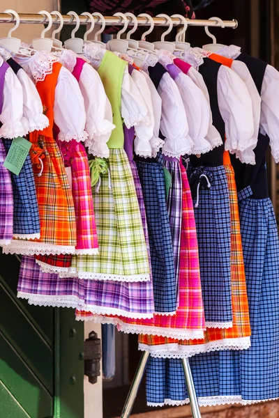 Costumi in stile nazionale per donne — Foto Stock