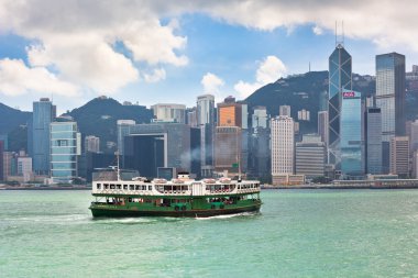 Ünlü Victoria Limanı feribotla