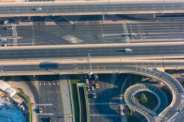 Розв'язка автомагістралі в Дубаї — стокове фото