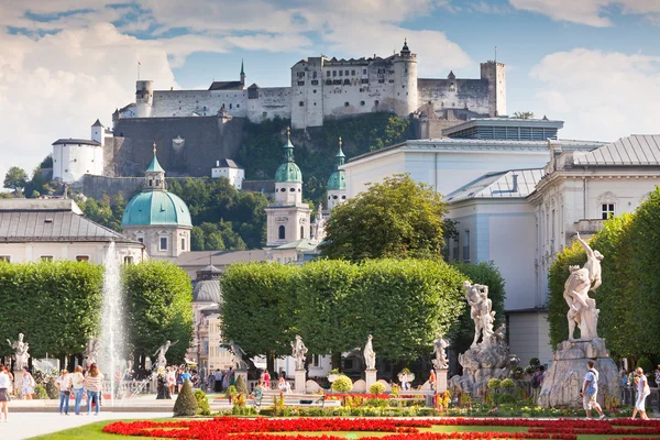 Beroemde Mirabell tuin — Stockfoto