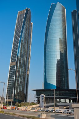 Gökdelenler ile şehir sokakları