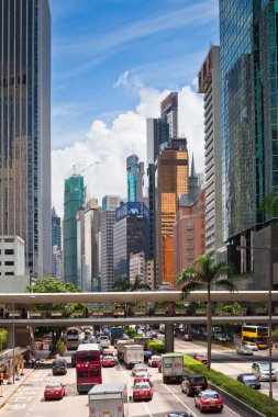 Taşıma ile kalabalık şehir sokak