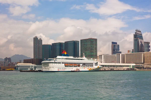 Cruise gemi Victoria Limanı — Stok fotoğraf