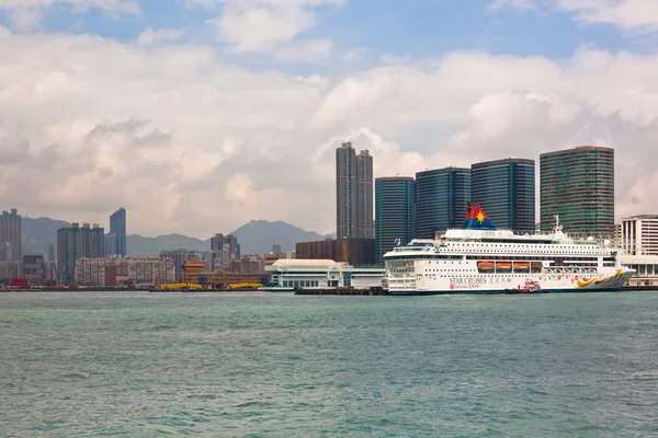 Cruise gemi Victoria Limanı — Stok fotoğraf