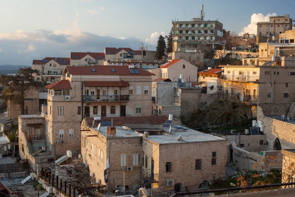 La città di Safed nel nord di Israele la sera — Foto Stock