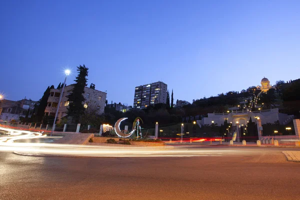 Jardins de Bahai em Israel à noite — Fotografia de Stock