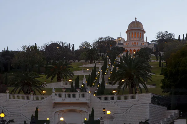 Jardines Bahai en Israel por la noche — Foto de Stock