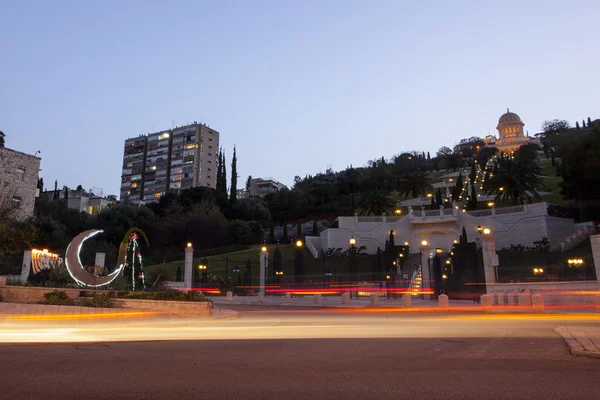 Bahai tuinen in Israël op de avond — Stockfoto