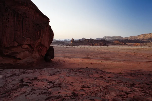 Gündoğumu zaman Ulusal Timna Park'ta yer alan 25 km kuzeyinde Eilat, İsrail. — Stok fotoğraf