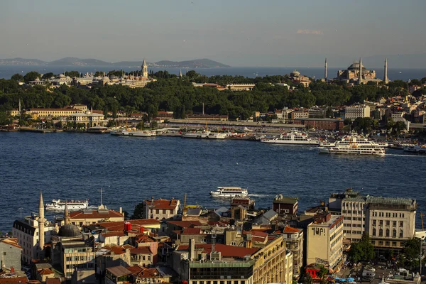 Panoramautsikt över Bosporen från Galata Tower — Stockfoto