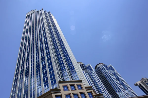 Levent distrikt är ett snabbt växande företag och finans område i Istanbul med highrises och köpcenter — Stockfoto