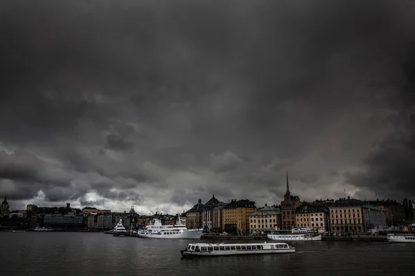 Festői táj drámai az Old Town, Stockholm, Svédország — Stock Fotó