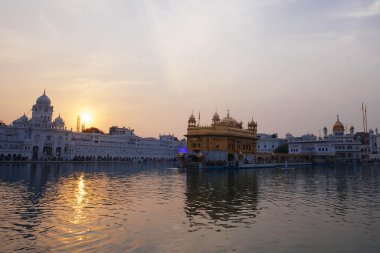 Gün batımında, Amritsar - Hindistan altın Tapınak