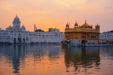 Gün batımında, Amritsar - Hindistan altın Tapınak