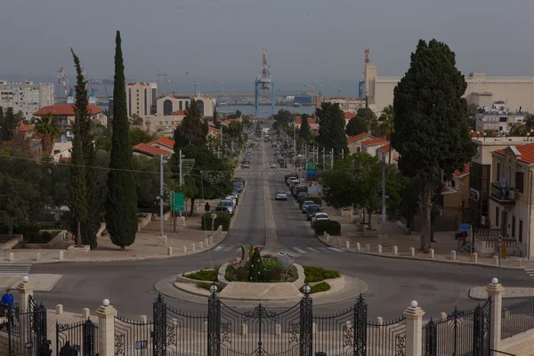 Χάιφα, Ισραήλ - 22 Ιανουαρίου 2016: Χαμηλότερη βαθμίδα από τους κήπους Μπαχάι στη Χάιφα του Ισραήλ — Φωτογραφία Αρχείου