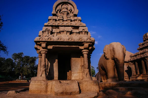 Una de las antiguas maravillas arquitectónicas de los reyes de Pallava en — Foto de Stock