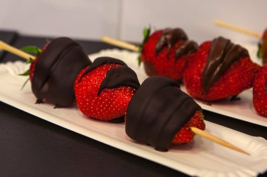 çilek Brüksel pazarında Satılık