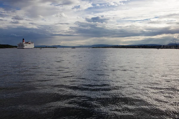 Navio de cruzeiro em Oslofjord, Noruega — Fotografia de Stock