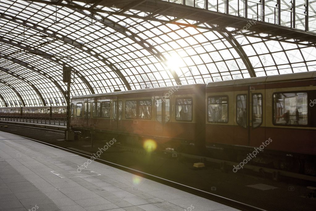 The main railway station (Hauptbahnhof)