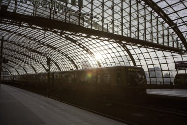 Berlin tren istasyonu (Hauptbahnhof) 