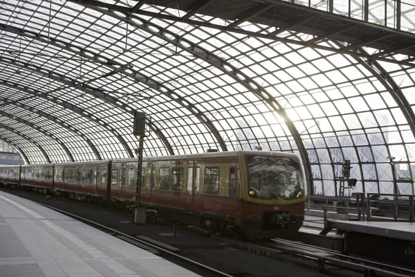 A principal estação ferroviária (Hauptbahnhof ) — Fotografia de Stock
