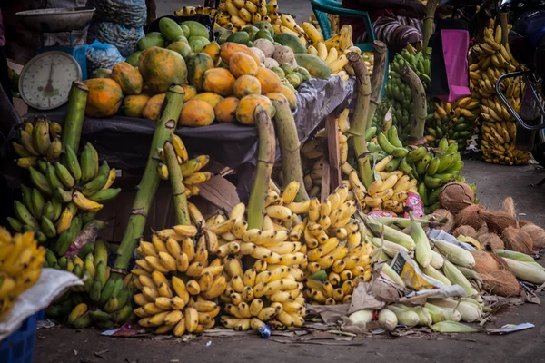 Bananes sur le marché au Sri Lanka — Photo