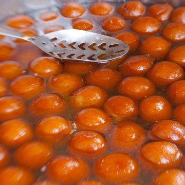 Şeker şurubu Hint sokak gıda Gulab jamuns 
