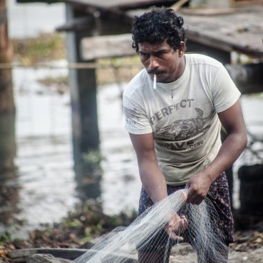 Fort Kochi, Hindistan - 20 Aralık: onların woo fishermens balıkçılık