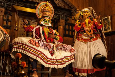 Kathakali sanatçı Cochin erdemli pachcha (yeşil) rolü