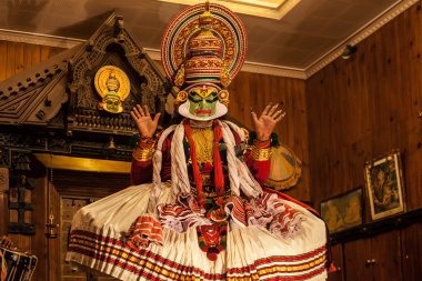 Kathakali sanatçı Cochin erdemli pachcha (yeşil) rolü