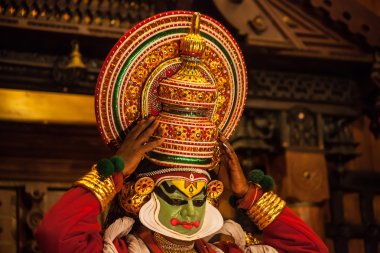 Kathakali sanatçı Cochin erdemli pachcha (yeşil) rolü