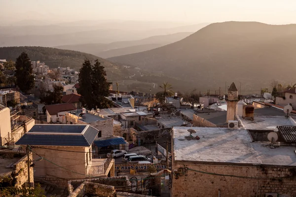 Visor típico em hasid antigo, cidade velha de Safed judaica Ortodox — Fotografia de Stock